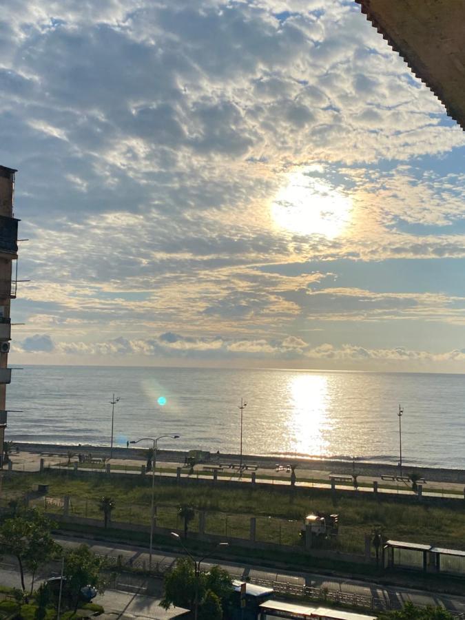Apartment Near The Sea 巴统 外观 照片